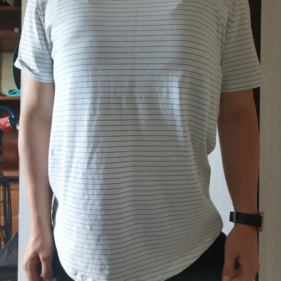 Lululemon shirt - Picture 2 of 3